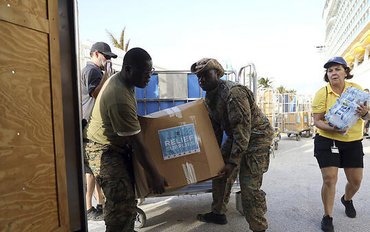 Nach der Ankunft von Hurrikan "Dorian" auf den Bahamas brauchen die Überlebenden Hilfe. Die Uno haben Tausende Mahlzeiten angeliefert.