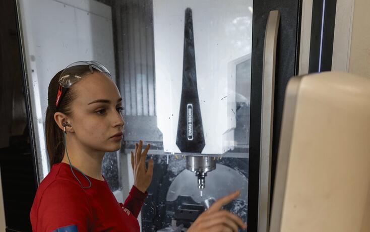 Hannah Oberparleiter &mdash; Hilti AG, CNC-Fr&auml;ser