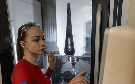 Hannah Oberparleiter &mdash; Hilti AG, CNC-Fr&auml;ser