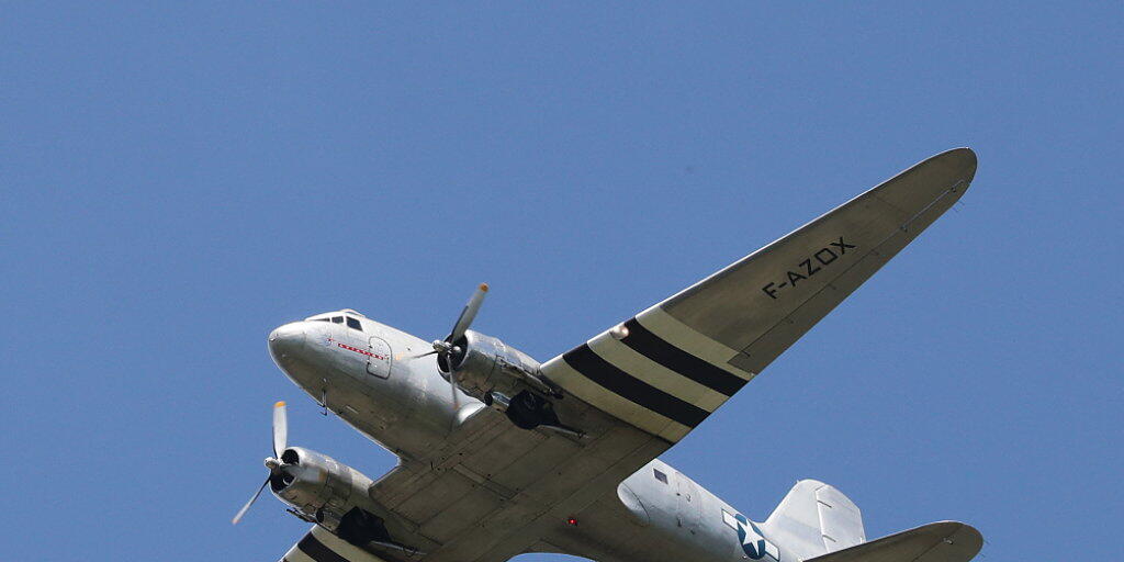 Eine DC-3 der US Air Force von 1948, die als "Rosinenbomber" für die Berliner Luftbrücke eingesetzt wurde.