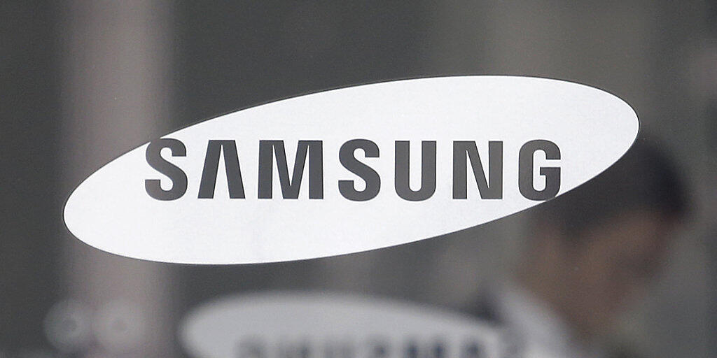 Der Technologieriese Samsung hat im ersten Quartal hauptsächlich aufgrund schwächerer Geschäfte mit Speicherchips und Displays einen deutlichen Gewinnrückgang verzeichnet. (Archivbild)
