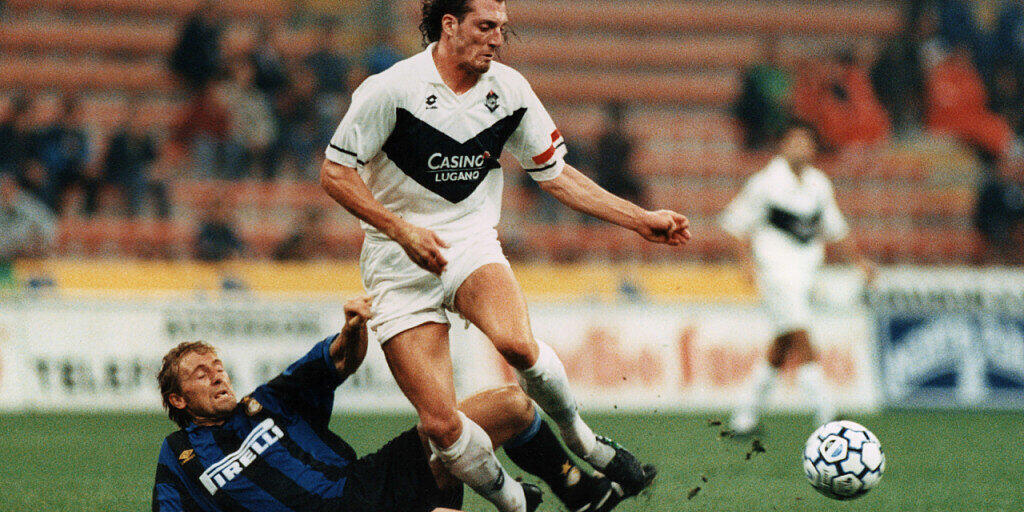 Lugano mit Captain Christian Colomba überspringt im September 1995 die hohe Hürde Inter Mailand