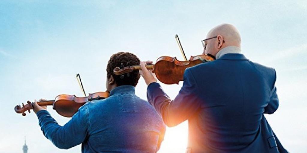 Der "Bienvenue chez les Ch'tis"-Star Kad Merad - rechts neben Samir Guesmi auf dem Filmplakat zu "La Mélodie" - beehrt Mitte September das Bieler Filmfestival FFFH. (zVg)