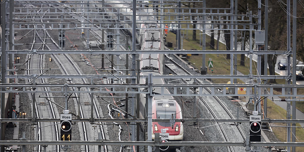 Der Bundesrat will den Ausbau des Regionalverkehrs mit 3,97 Milliarden Franken unterstützen. (Symbolbild) Der Bundesrat will den Ausbau des Regionalverkehrs mit 3,97 Milliarden Franken unterstützen. (Symbolbild)
