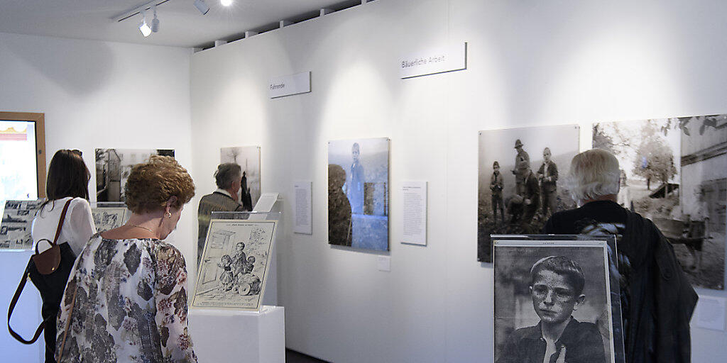 In der Schweiz wurden schätzungsweise 60'000 Personen administrativ versorgt. Experte arbeiten die Geschehnisse wissenschaftlich auf und machen sie etwa wie hier in einer Ausstellung der Bevölkerung zugänglich. (Archivbild)