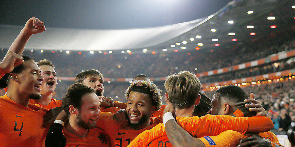 Die Niederländer bejubeln den Sieg über Weltmeister Frankreich