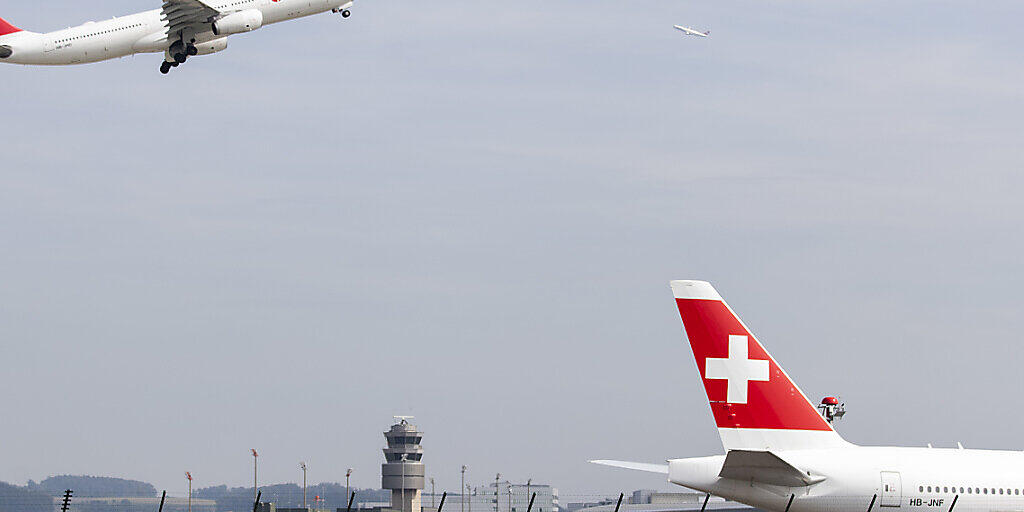 Weniger als ein Drittel der Flugbewegungen verzeichnete der Flughafen Zürich im Juli 2020 im Vergleich zur gleichen Vorjahresperiode. (Archivbild) Weniger als ein Drittel der Flugbewegungen verzeichnete der Flughafen Zürich im Juli 2020 im Vergleich zur gleichen Vorjahresperiode. (Archivbild)