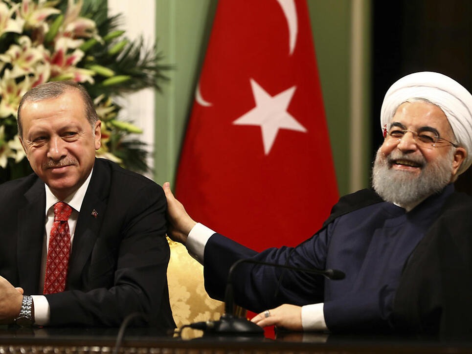 Die einstigen Rivalen Iran und Türkei rücken näher zusammen: Der türkische Präsident Recep Tayyip Erdogan (links) und Irans Präsident Hassan Ruhani bei der Pressekonferenz im Rahmen des Besuchs von Erdogan im Iran.