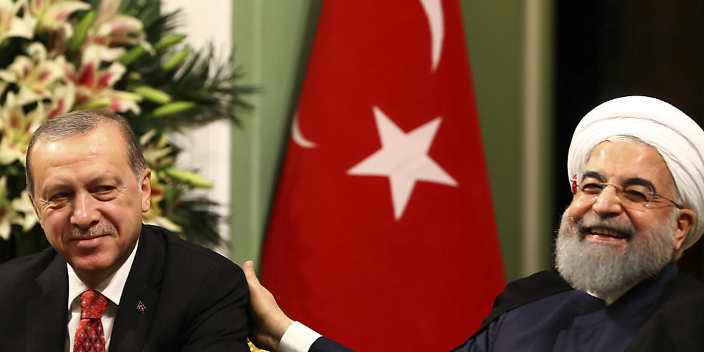 Die einstigen Rivalen Iran und Türkei rücken näher zusammen: Der türkische Präsident Recep Tayyip Erdogan (links) und Irans Präsident Hassan Ruhani bei der Pressekonferenz im Rahmen des Besuchs von Erdogan im Iran.