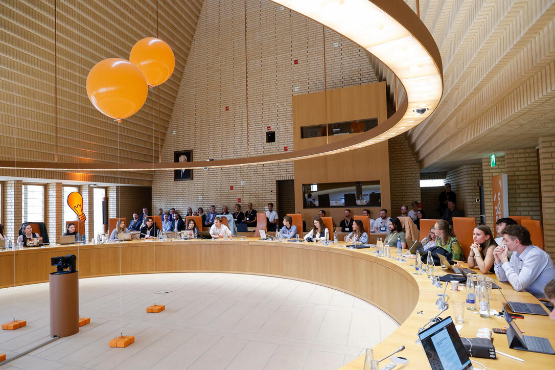 10. Jugendsession im Liechtensteiner Landtag.