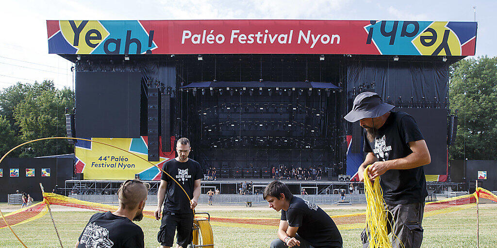 Das Paléo Festival steht in den Startlöchern: Die 44. Ausgabe beginnt mit Twenty Øne Piløts. Bis am Sonntag werden knapp 230'000 Besucher am grössten Openair der Schweiz erwartet. Das Paléo Festival steht in den Startlöchern: Die 44. Ausgabe beginnt mit Twenty Øne Piløts. Bis am Sonntag werden knapp 230'000 Besucher am grössten Openair der Schweiz erwartet.