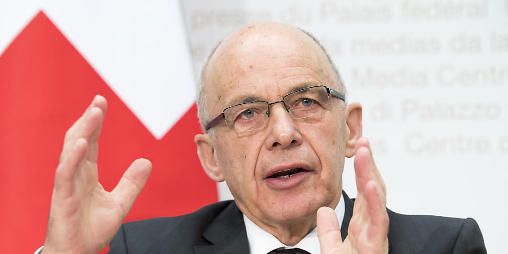 Finanzminister Ueli Maurer kann für das Jahr 2016 einen Überschuss vermelden. Budgetiert war ein Defizit. (Archivbild) Finanzminister Ueli Maurer kann für das Jahr 2016 einen Überschuss vermelden. Budgetiert war ein Defizit. (Archivbild)