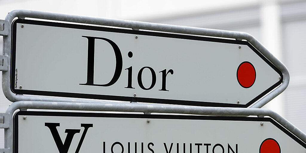 Der Luxusgüterkonzern LVMH mit Marken wie Dior und Louis Vuitton will auf dem US-Markt mit der Übernahme von Tiffany seine Position stärken. (Symbolbild) Der Luxusgüterkonzern LVMH mit Marken wie Dior und Louis Vuitton will auf dem US-Markt mit der Übernahme von Tiffany seine Position stärken. (Symbolbild)