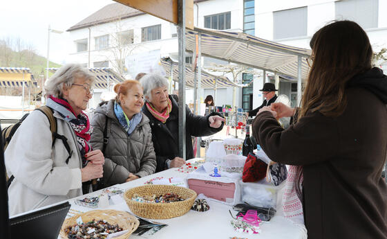 Fr&uuml;hlings- und Kunstahandwerkmarkt in Eschen
