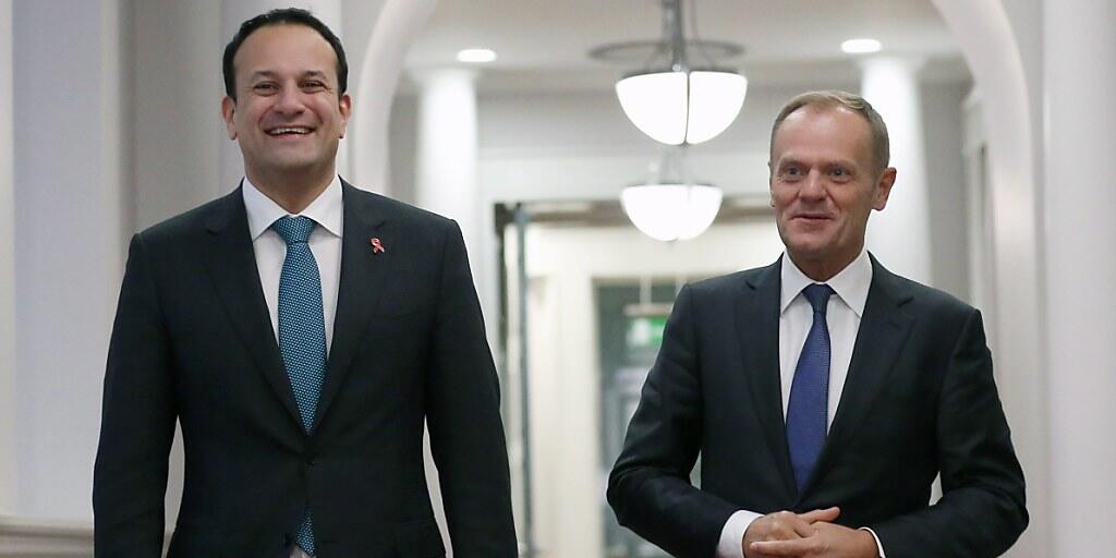 Donald Tusk (rechts) zu Besuch beim irischen Premierminister Leo Varadkar (links) in Dublin.