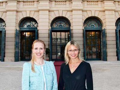 Roter Teppich Fur Aurelia Frick Ausgebreitet Vaterland Online