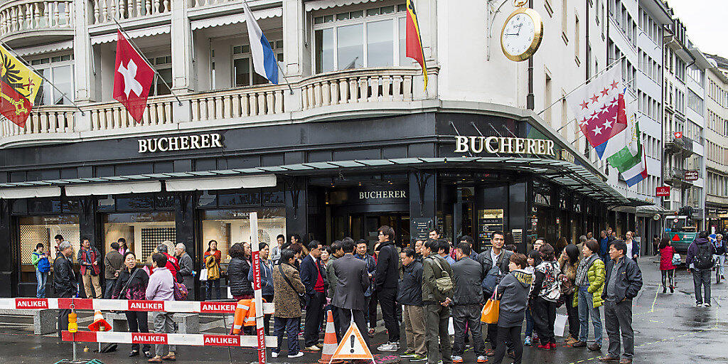See, Berge und Shopping: Das bietet Luzern den Touristen und ist damit besonders bei Gruppenreisenden beliebt, die in den letzten Jahren immer zahlreicher wurden. (Archivbild)