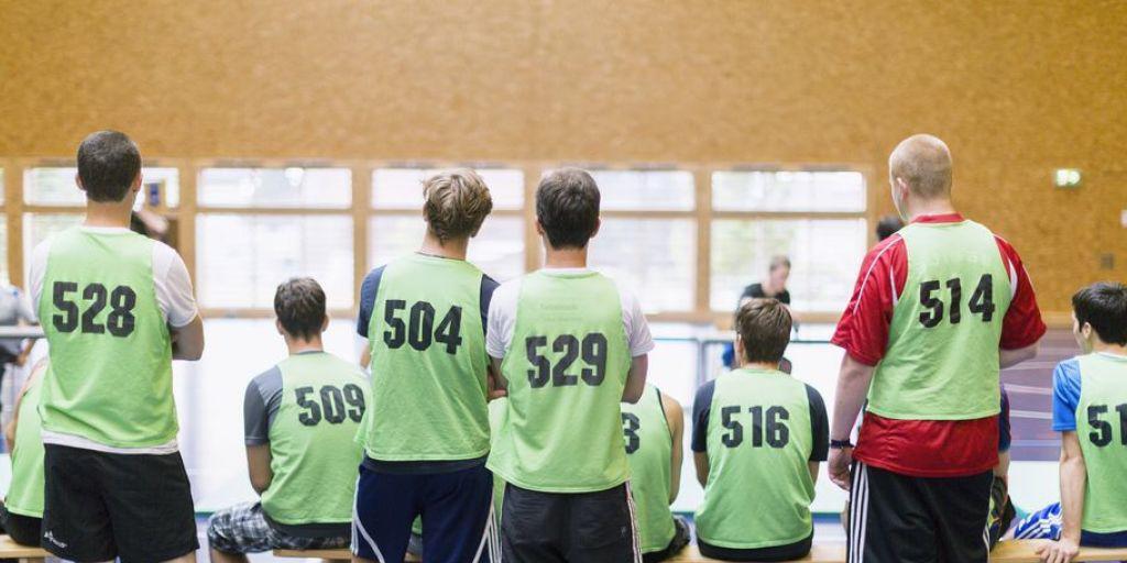 Wenn man sich an den Body Mass Index hält, ist jeder vierte Rekrut übergewichtig oder fettleibig. Doch die Methode ist umstritten, wie eine Studie der Uni Zürich ergab. (Symbolbild) Wenn man sich an den Body Mass Index hält, ist jeder vierte Rekrut übergewichtig oder fettleibig. Doch die Methode ist umstritten, wie eine Studie der Uni Zürich ergab. (Symbolbild)