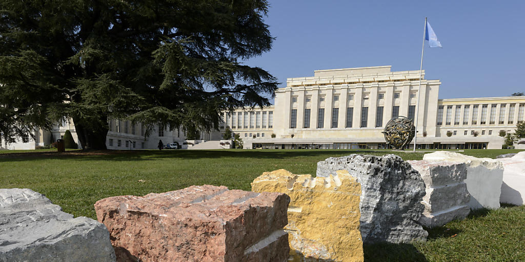 Das Genfer Palais des Nations muss in den nächsten Jahren umfangreich renoviert werden: Die UNO genehmigte nun das Projekt und sprach eine erste Finanzierungstranche gut. (Archivbild) Das Genfer Palais des Nations muss in den nächsten Jahren umfangreich renoviert werden: Die UNO genehmigte nun das Projekt und sprach eine erste Finanzierungstranche gut. (Archivbild)