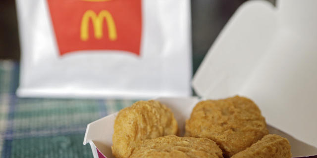 Pouletfleisch enthaltende Chicken McNuggets bei McDonald's