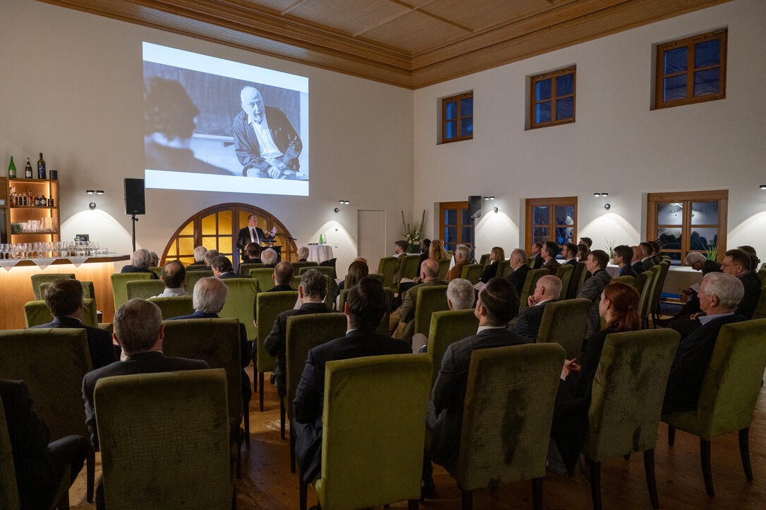 Vernon Smith Prize (19.02.2024)