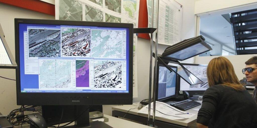 Fast jeder vierte Erwerbstätige gibt an, immer mehr Zeit zu benötigen, um sich spezifische digitale Kompetenzen anzueignen. Stören tut das die wenigstens: Ein Viertel ist der Ansicht, dass digitale Instrumente die Zusammenarbeit erleichtern. (Symbolbild)