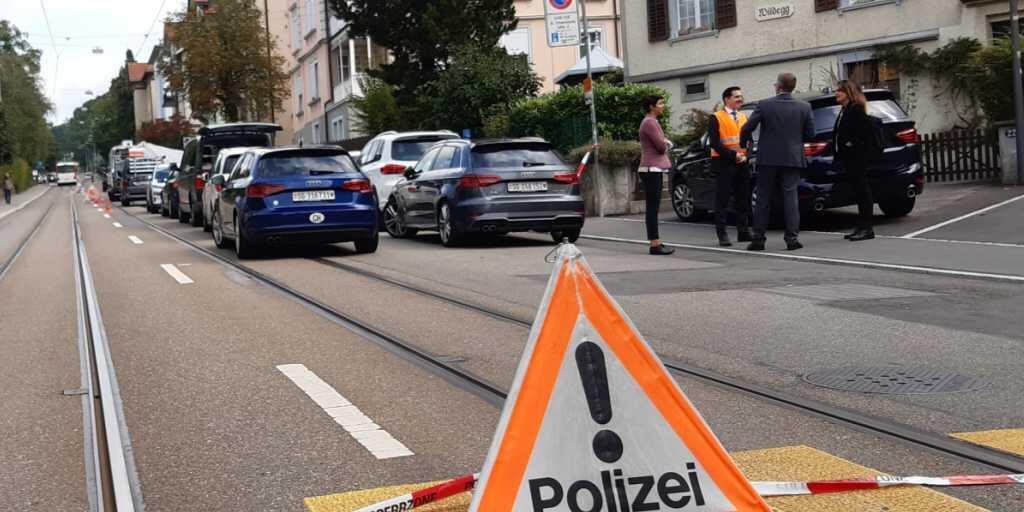Bei einem Gewaltdelikt in der Stadt St. Gallen starben am vergangenen Mittwoch zwei Menschen. Die Polizei stand mit einem Grossaufgebot im Einsatz und sperrte das Gebiet weiträumig ab.