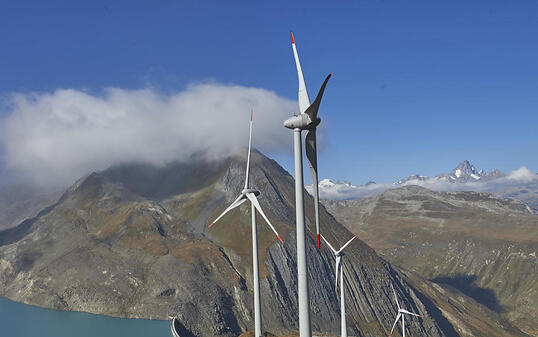Was kostet die Energiewende die Konsumenten? Laut einer neuen Studie der Befürworter weniger als die Weiterführung des Status quo. (Symbolbild)