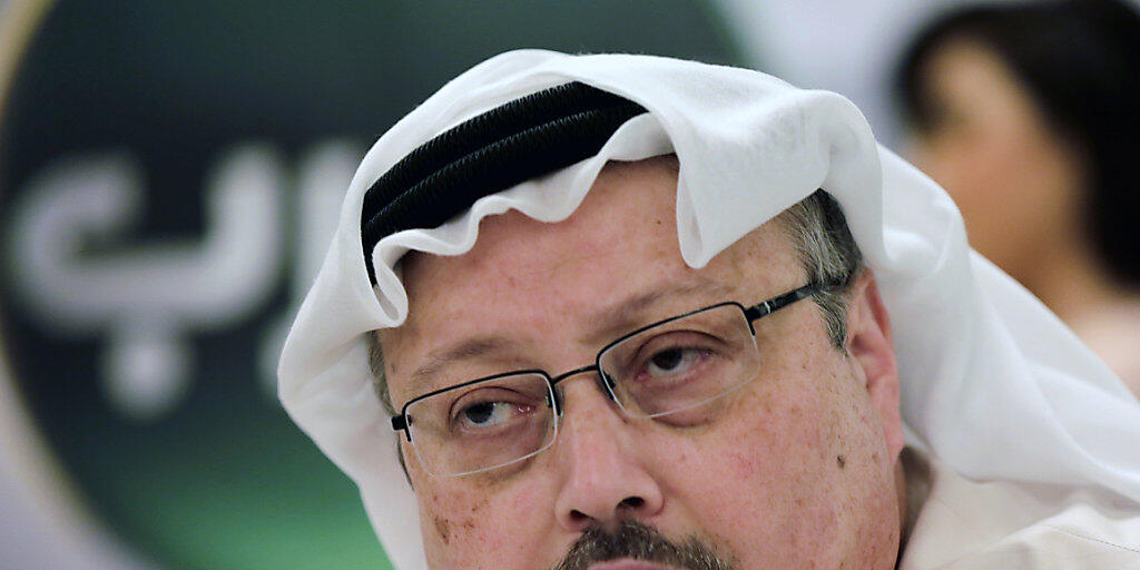 Gemäss der Stellungnahme des saudischen Könighauses soll der saudiarabische Journalist und Regimekritiker Jamal Khashoggi bei einem Streit im Konsul ums Leben gekommen sein. Die Türkei kündigte an, die Todesursache vollumfänglich aufzudecken. (Archivbild) Gemäss der Stellungnahme des saudischen Könighauses soll der saudiarabische Journalist und Regimekritiker Jamal Khashoggi bei einem Streit im Konsul ums Leben gekommen sein. Die Türkei kündigte an, die Todesursache vollumfänglich aufzudecken. (Archivbild)