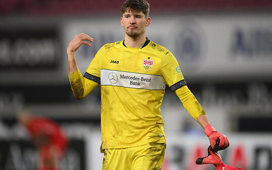 Gregor Kobel gewann mit dem VfB Stuttgart das Bundesliga-Duell gegen seinen Nationalteam-Kollegen Ruben Vargas und Augsburg