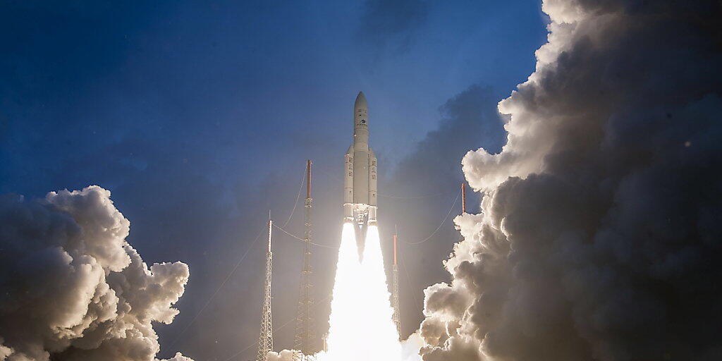 In der Nacht auf Mittwoch ist erneut eine Ariane-5-Rakete ins All geflogen. (Archivbild)