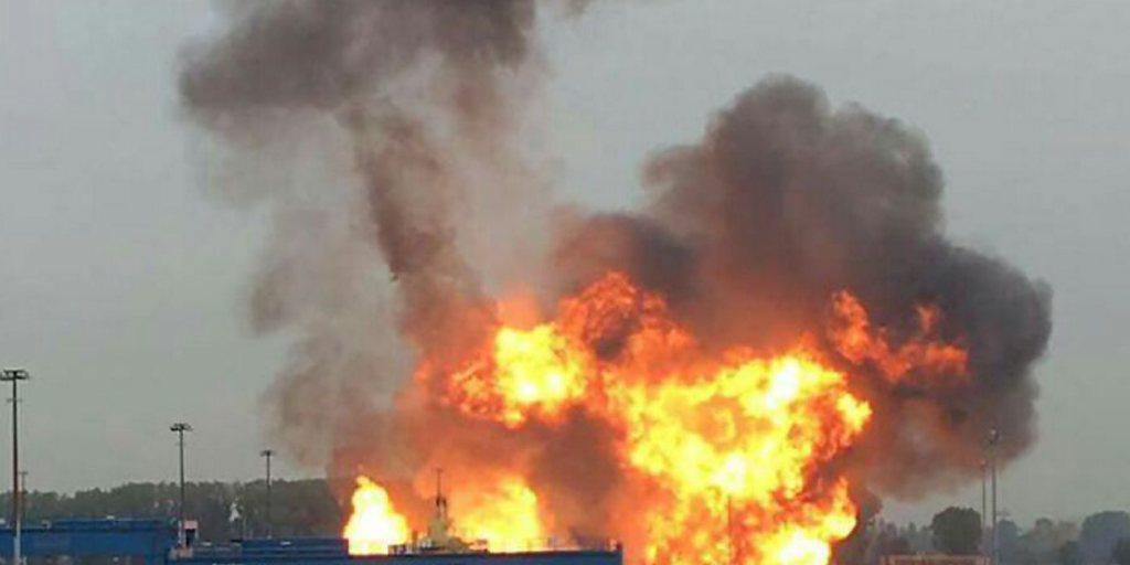 Die Explosion auf dem BASF-Werksgelände in Ludwigshafen löste einen gewaltigen Brand beim Chemieriesen aus. Die Explosion auf dem BASF-Werksgelände in Ludwigshafen löste einen gewaltigen Brand beim Chemieriesen aus.
