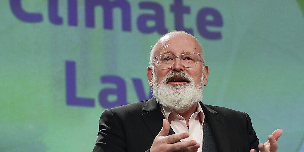 Laut Vizepräsident Frans Timmermans will die EU-Kommission trotz Verschiebung der Weltklimakonferenz an ihren Klimazielen festhalten.