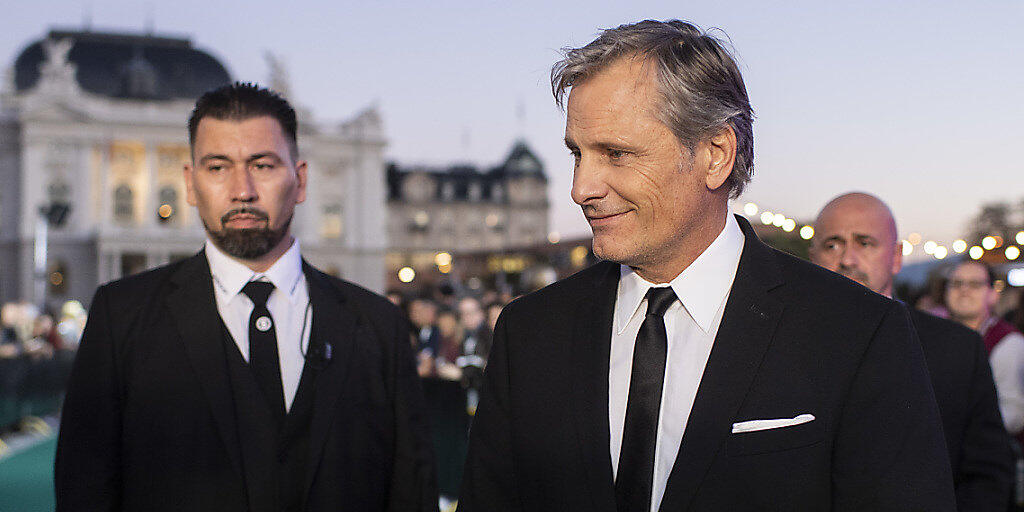 Als erster Stargast am 14. Zurich Film Festival schreitet Schauspieler Viggo Mortensen über den Grünen Teppich.