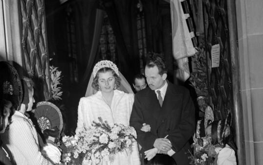 HOCHZEIT, HEIRAT, GRAEFIN, SCHLEIER, BRAUTSTRAUSS, BRAUT, BRAEUTIGAM, BRAUTPAAR, FUERST, FUERSTIN, TRACHTENMAEDCHEN,