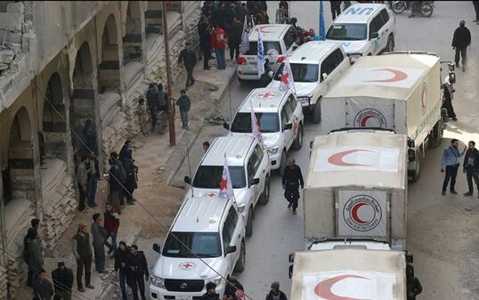 Am 5. März erreichte eine grosse Hilfslieferung Ost-Ghuta. Beteiligt waren neben dem Internationalen Komitee vom Roten Kreuz (IKRK) auch der Syrische Rote Halbmond und mehrere Uno-Agenturen. Der Versuch musste abgebrochen werden, nachdem der Konvoi unter Beschuss geraten war. (Archiv)