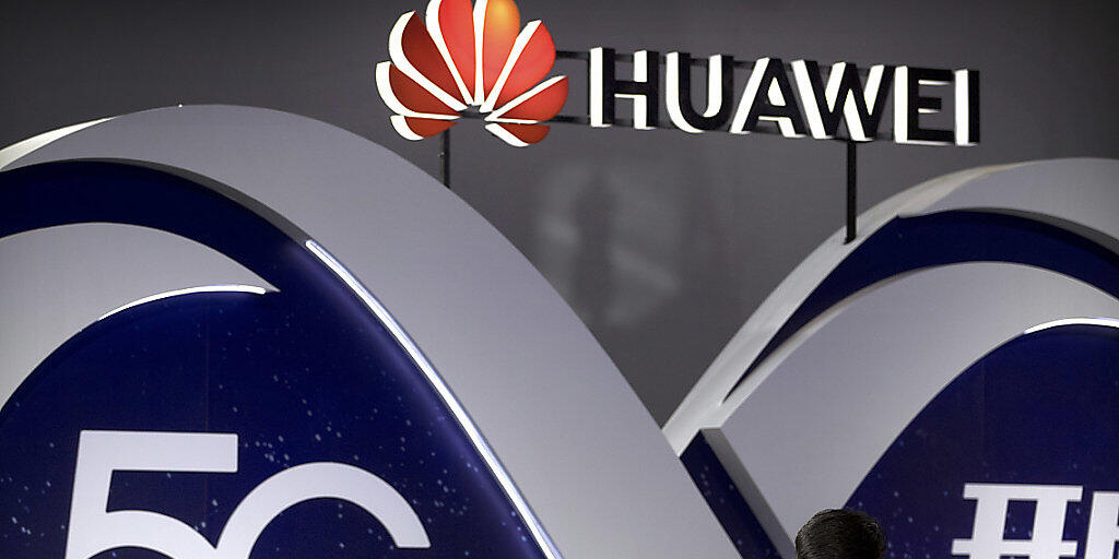 Huawei setzt darauf, in vielen Ländern bei der Aufrüstung der Mobilfunknetze auf die neue Technologie 5G mitmischen zu können - obwohl die USA gegen das chinesische Unternehmen vorgehen. (Archiv)