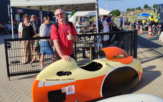 Peter Ender mit seinem Velomobil an der WM in Sittard/Geleen in Holland.