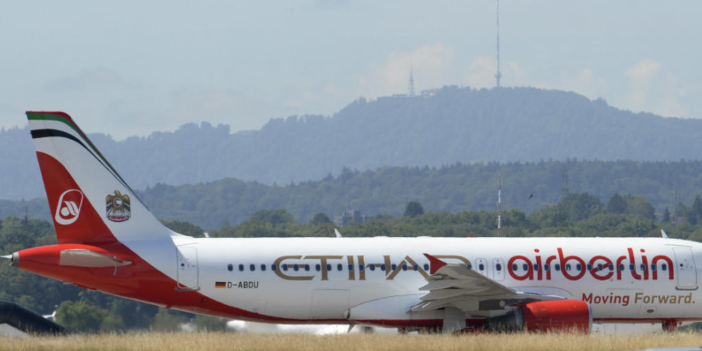 Dutzende Air Berlin-Maschinen blieben am Wochenende in Berlin-Tegel am Boden. (Archivbild) Dutzende Air Berlin-Maschinen blieben am Wochenende in Berlin-Tegel am Boden. (Archivbild)