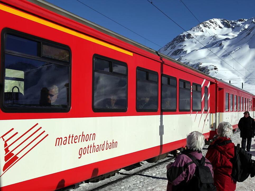 Die Passagiere der Matterhorn Gotthard Bahn mussten sich am Donnerstag gedulden. Eine Lawine hatte die Stecke zwischen Graubünden und Uri lahmgelegt (Archivbild).