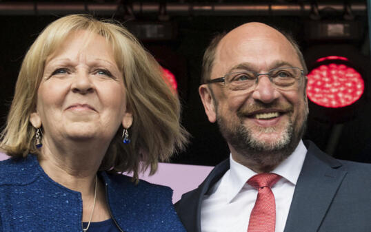 Stimmungstest vor der Bundestagswahl im September und auch für den so genannten Schulz-Effekt in der SPD: die Landtagswahl in Nordrhein-Westfalen. Links die amtierende Ministerpräsidentin Hannelore Kraft von der SPD, zusammen mit Bundesparteichef Martin Schulz, ebenfalls aus Nordrhein-Westfalen.