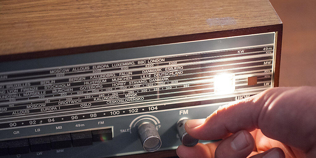 Die Umstellung von der anaolgen zur digitalen Radioverbreitung ist in Gang. Bis Ende 2024 soll sie abgeschlossen sein. (Symbolbild)