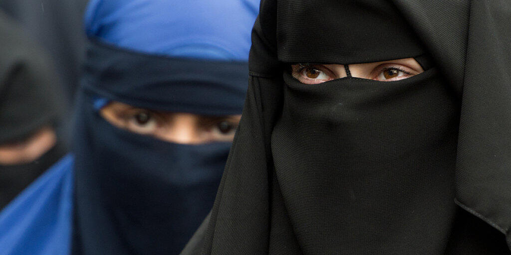 Das dänische Parlament hat ein Gesetz verabschiedet, das muslimischen Frauen das Tragen von Ganzkörperschleiern (Burka) und Gesichtsschleiern (Nikab) untersagt. (Symbolbild)