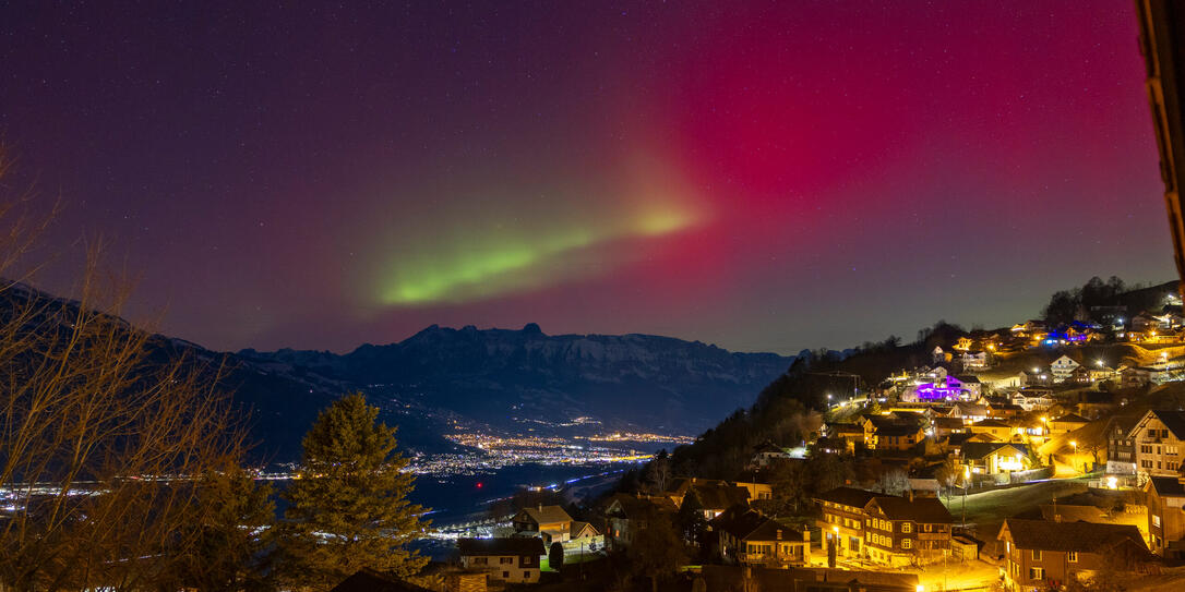 Die gr&uuml;nen Schleier konnten in dunkleren Gegenden des Landes auch mit blossem Auge beobachtet werden.