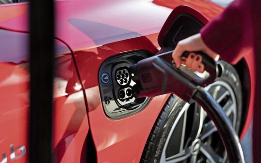 CHARGING HUB, SCHNELLADEKONZEPT, SCHNELLADEN, AUDI, LADECUBE, FAST CHARGING, LADEN, E-MOBILITAET, ELEKTRO-MOBILITAET, ELEKTROMOBILITAET, E-AUTO, ELEKTROAUTO, ELEKTRO-AUTO, LADESTATION, E-LADESTATION, ELEKTRO-LADESTATION, ELEKTROLADESTATION, E-LADESAEULE, E
