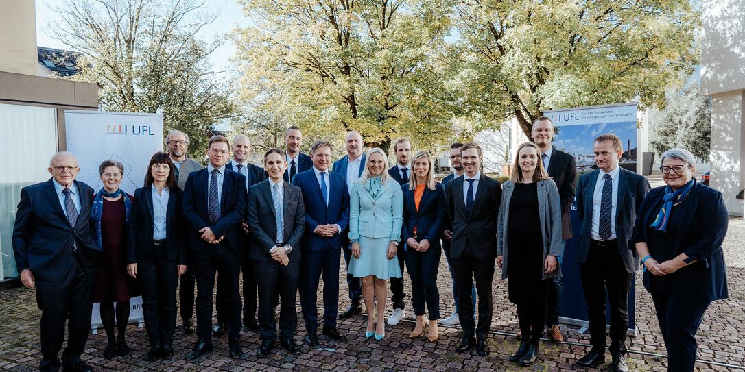 UFL Promotionsfeier Gruppenfoto
