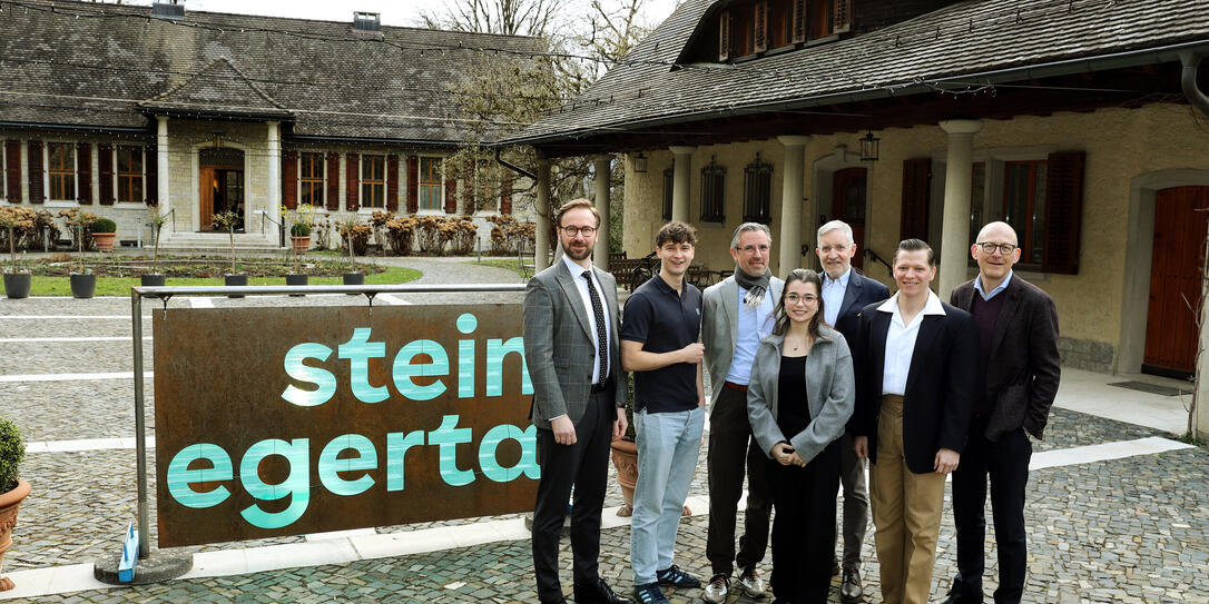 Stein Egerta: Debatte &uuml;ber Neutralit&auml;t, in Schaan,