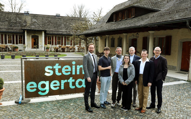 Stein Egerta: Debatte &uuml;ber Neutralit&auml;t, in Schaan,