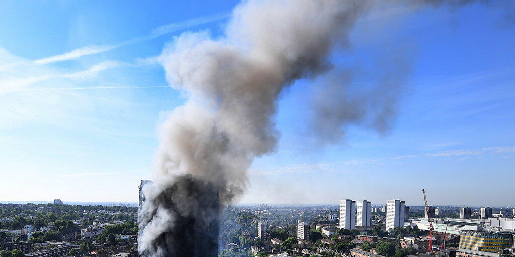 Expertenbericht: Im Londoner Grenfell Tower haben Spezialisten nach dem Grossbrand zahlreiche Mängel gefunden. (Archivbild)