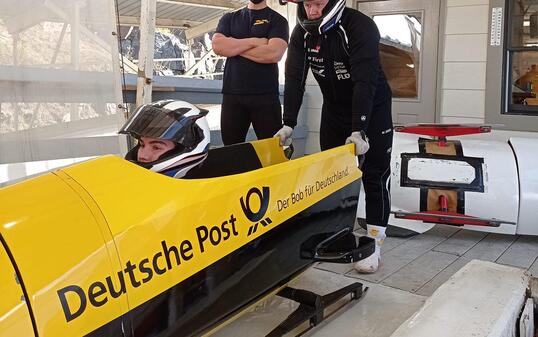 Bobteam im deutschen Schlitten